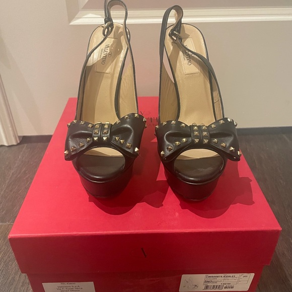 Valentino Black Leather Rockstud Bow Platform Slingback Sandals Size 7 woman - Picture 3 of 9